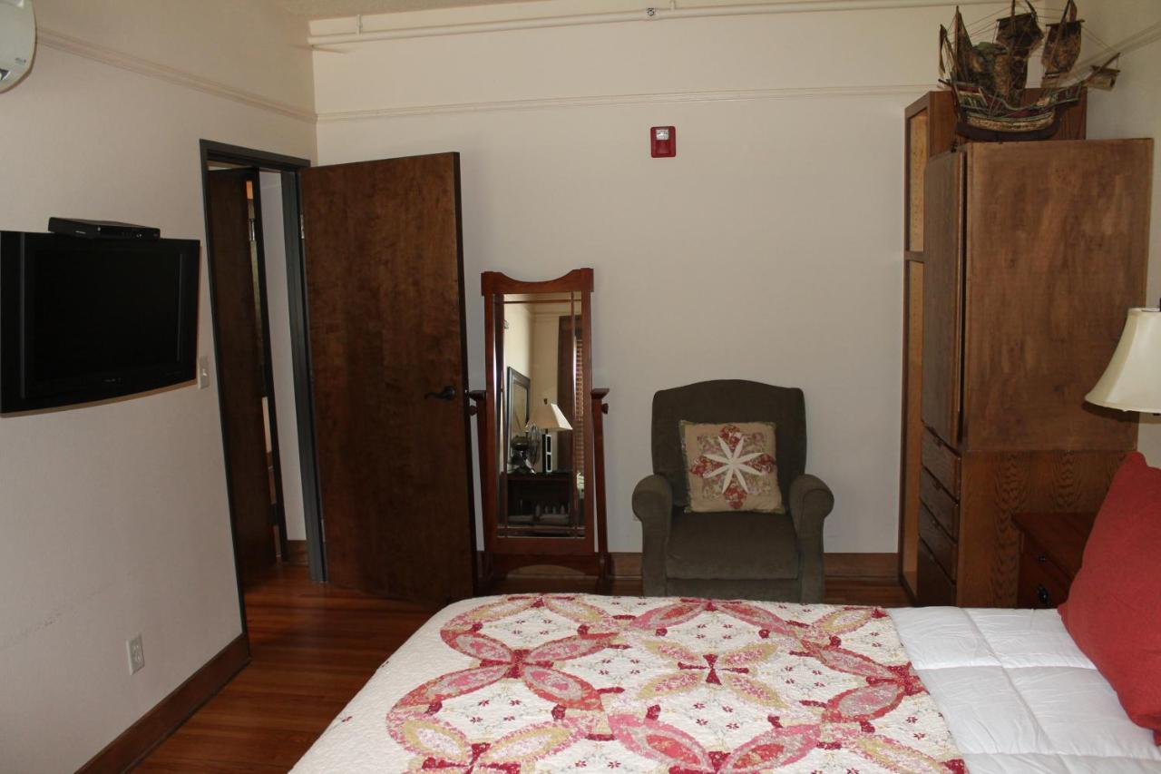 Inn Iowa House Historic Ames